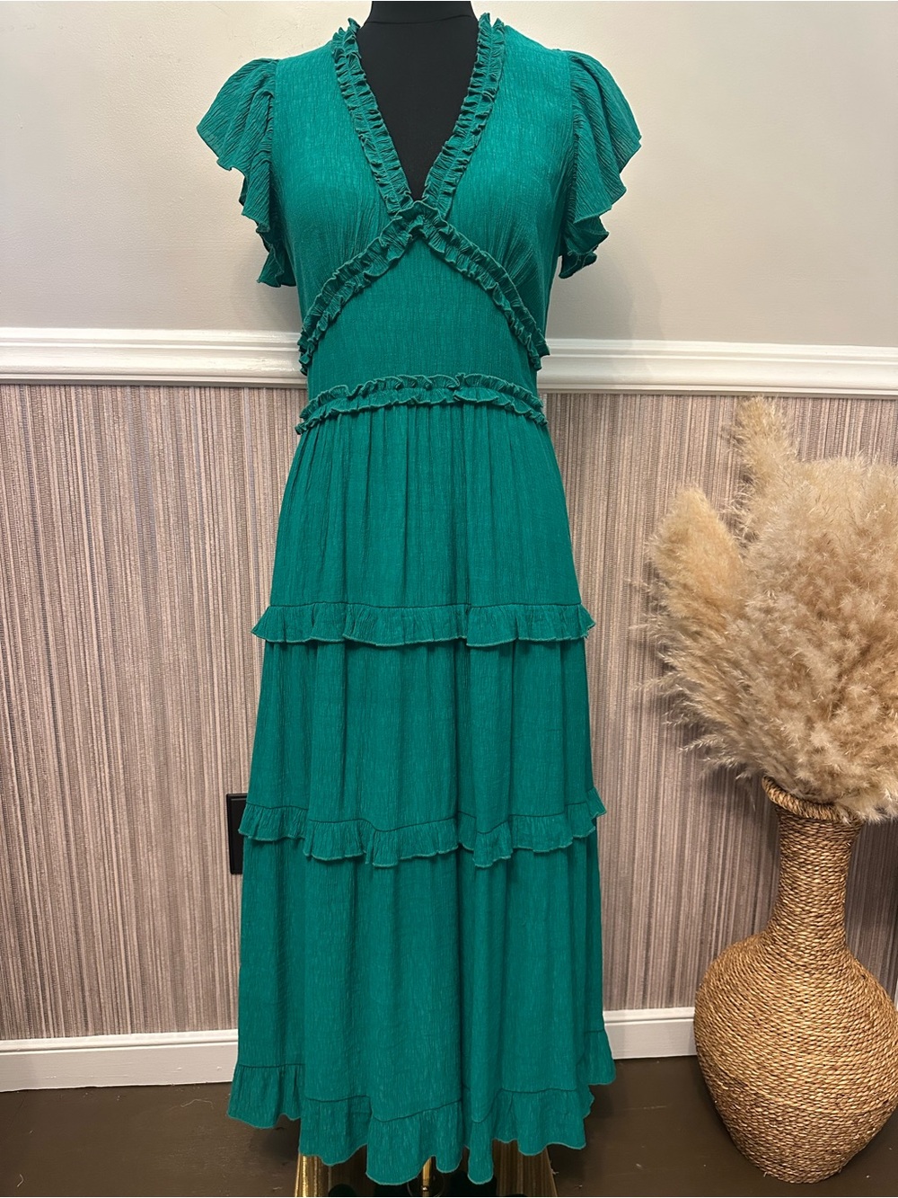 Olivia Grey Emerald Green Ruffle Tiered Maxi Dress Medium Boho Flutter Sleeve